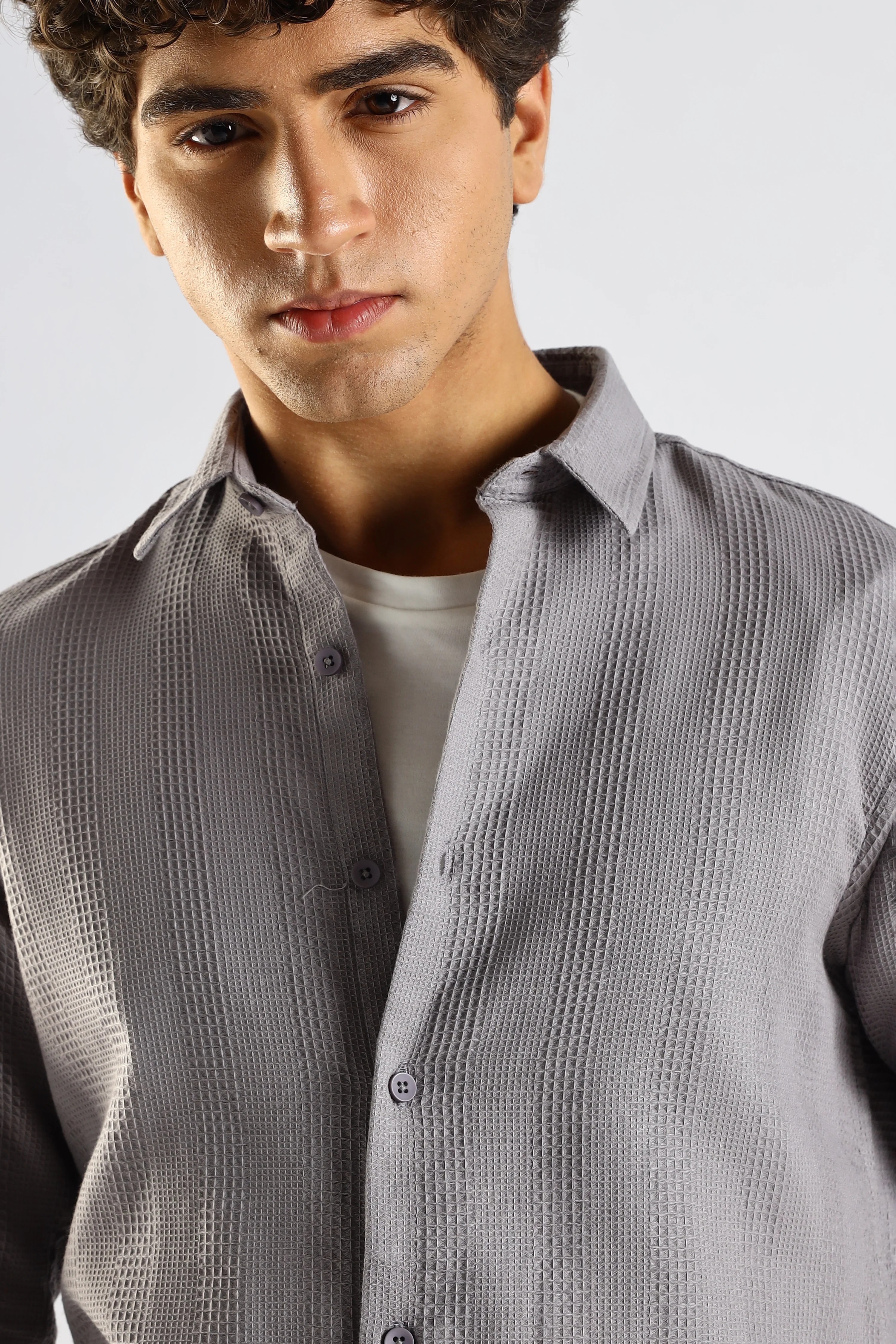 Men Grey Textured Cotton Shirt - Image 5