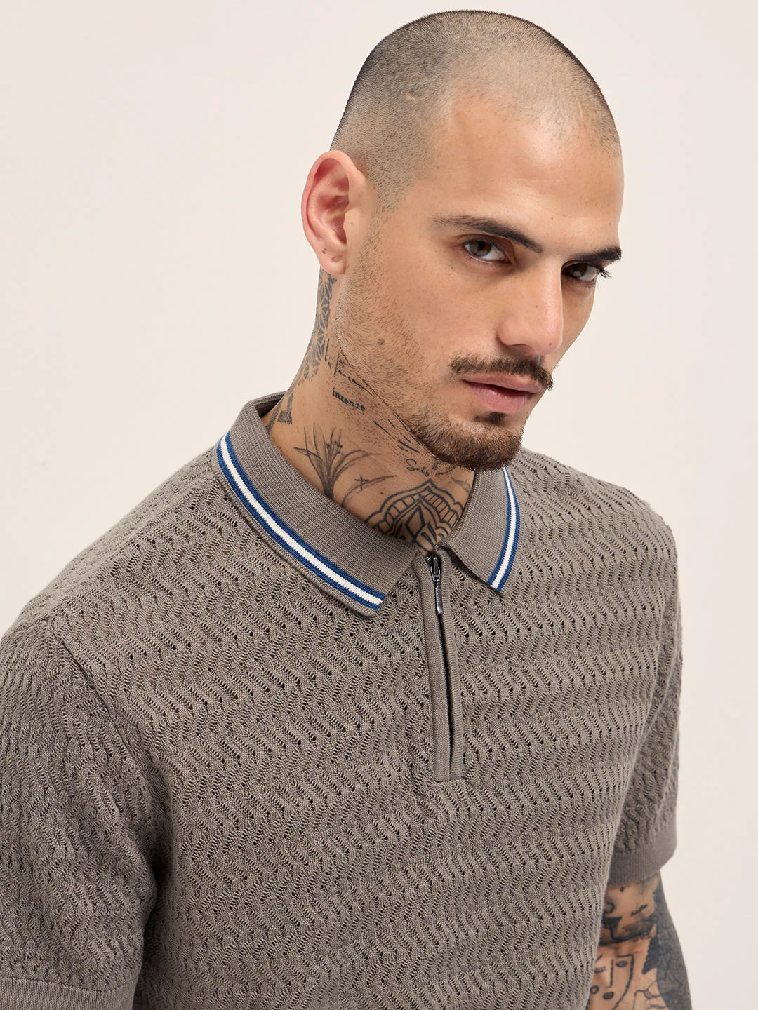 Men Grey Textured Knit Design Regular Fit Polo - Image 5