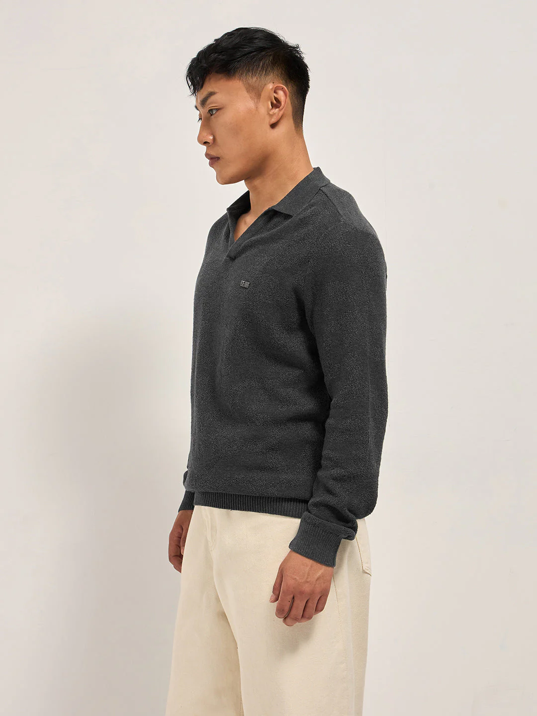 Men Grey Textured Knit Regular Fit Polo - Image 3