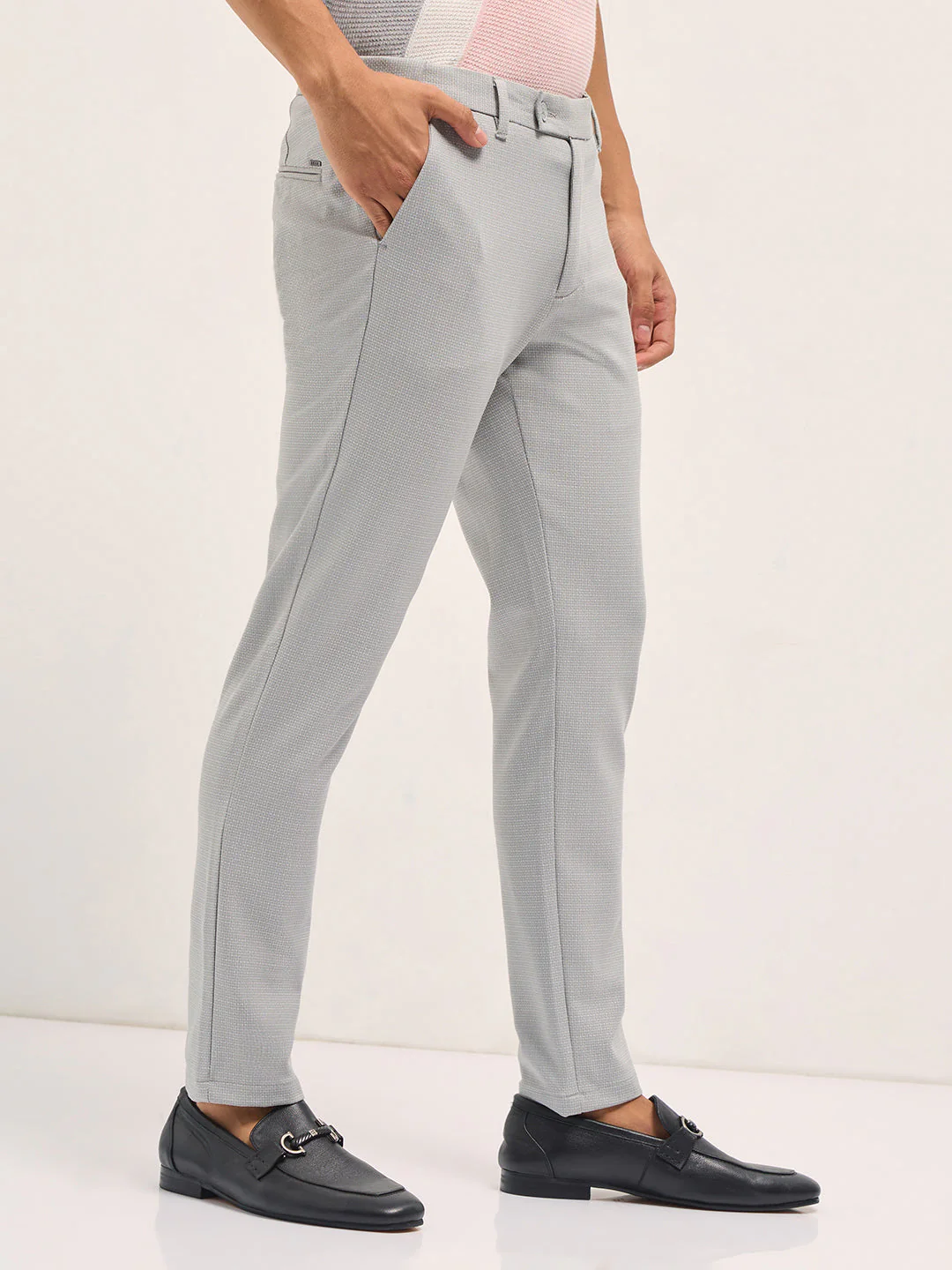 Men Grey Textured Polyester Blend Slim Fit Formal Trousers - Image 3