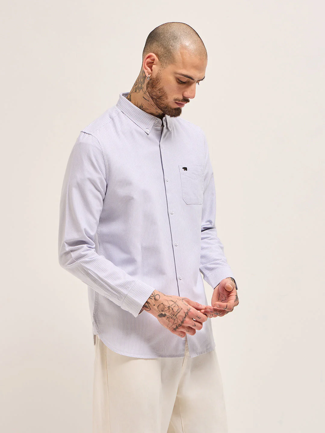 Men Grey Vertical Pin Stripes Slim Fit Casual Shirt - Image 3