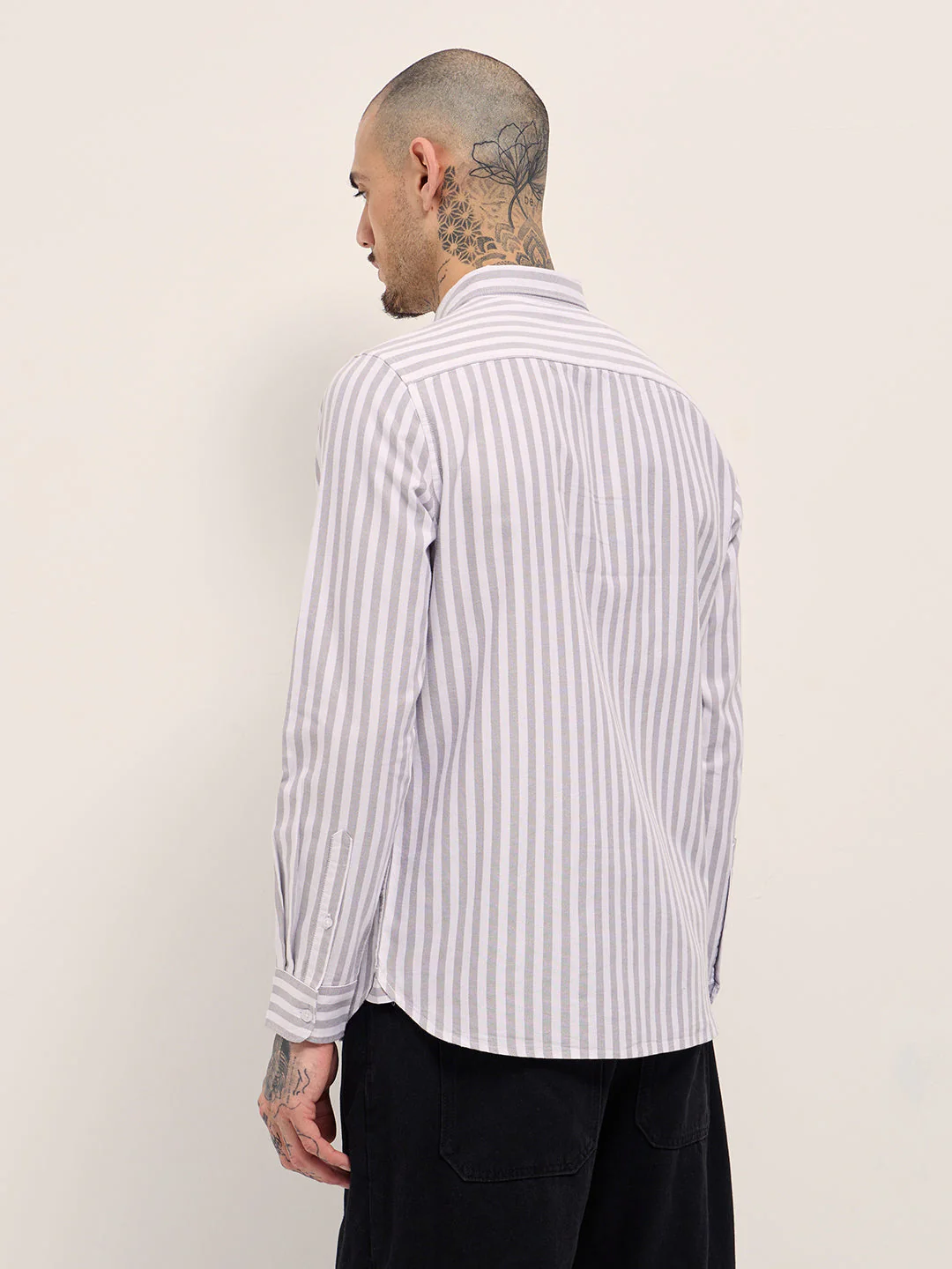 Men Grey & White Vertical Stripes Slim Fit Casual Shirt - Image 2