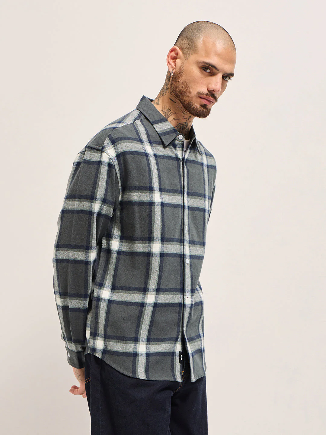 Men Grey Woven Checked Design Relax Fit Overshirt - Image 3