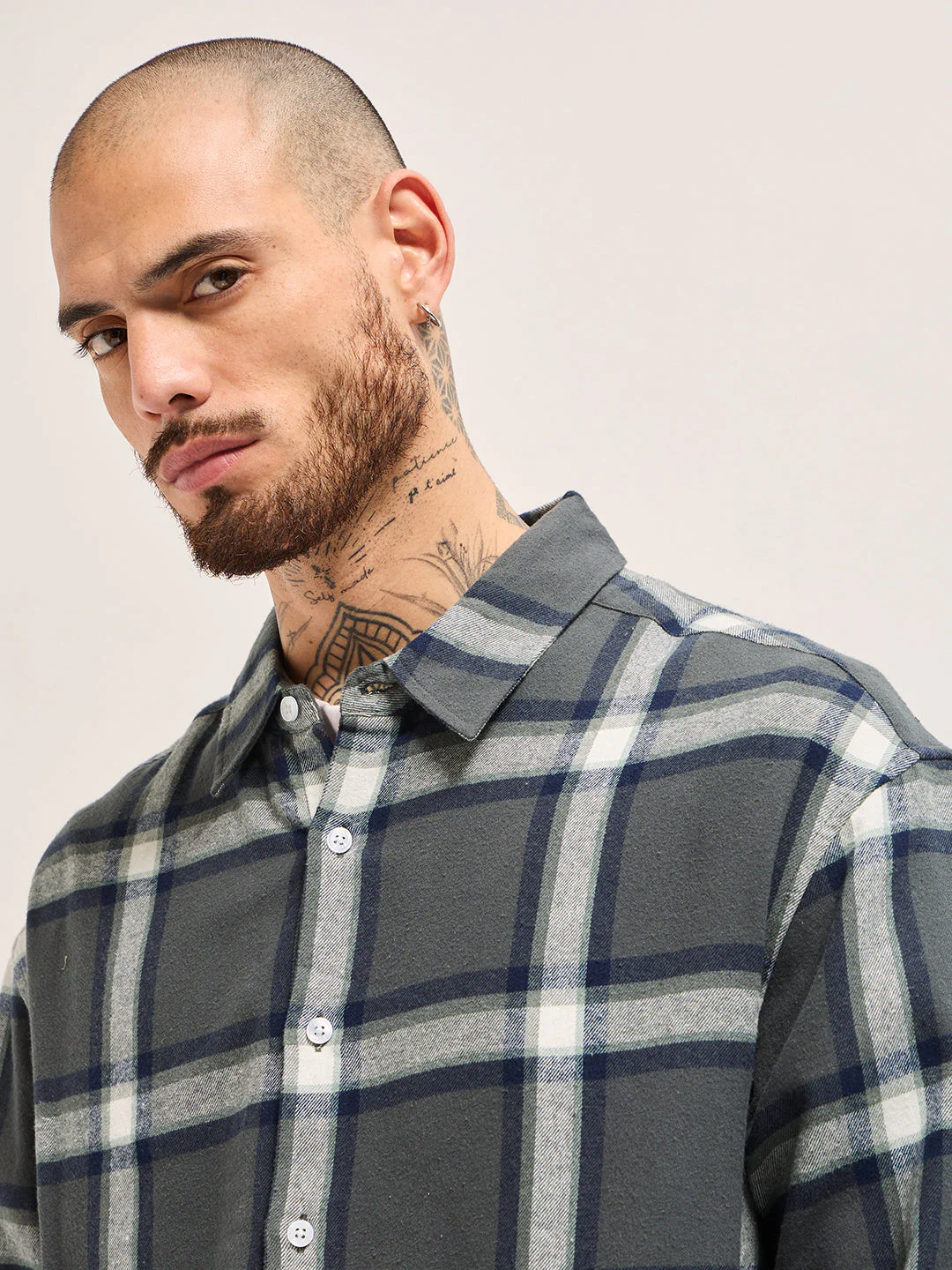 Men Grey Woven Checked Design Relax Fit Overshirt - Image 5