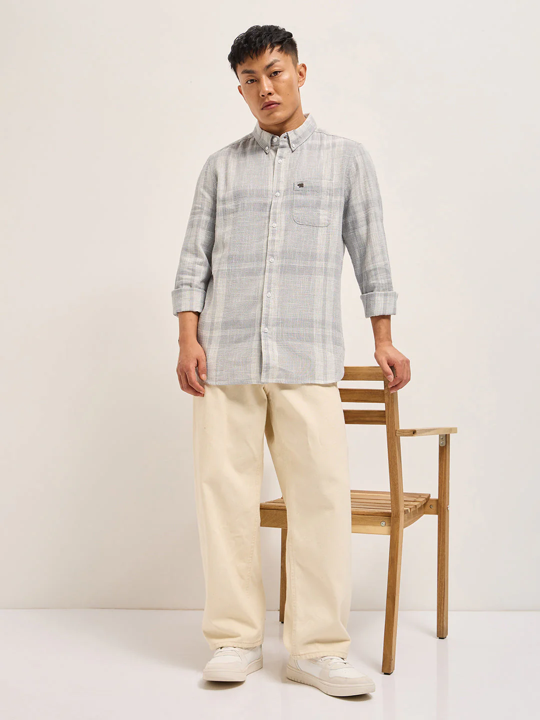 Men Grey Woven Checks Design Slim Fit Casual Shirt - Image 4