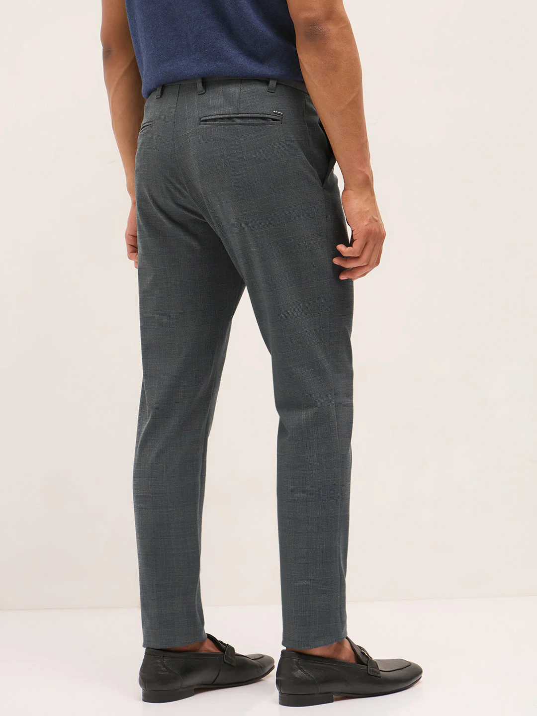 Men Grey Woven Design Slim Fit Formal Trousers - Image 2