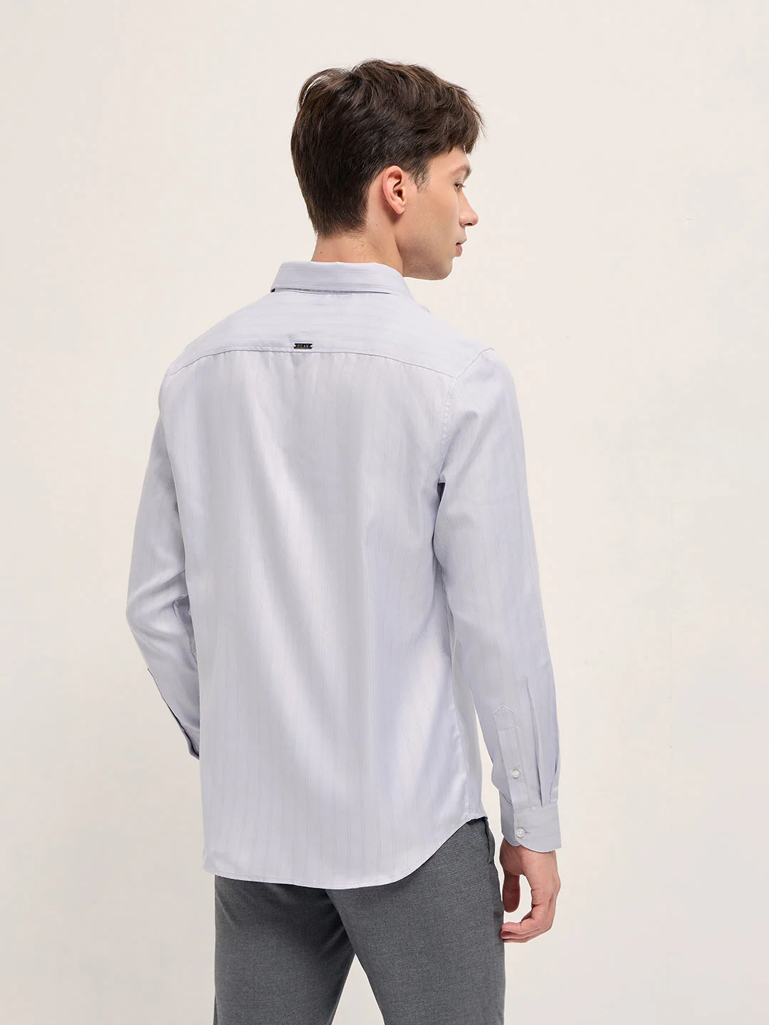 Men Grey Woven Stripe Pattern Tailored Fit Formal Shirt - Image 2