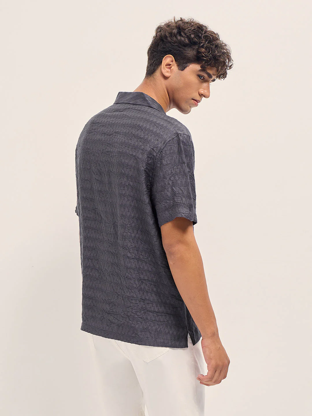 Men Grey Zigzag Textured Weave Relaxed Fit Half Sleeve Casual Shirt - Image 2