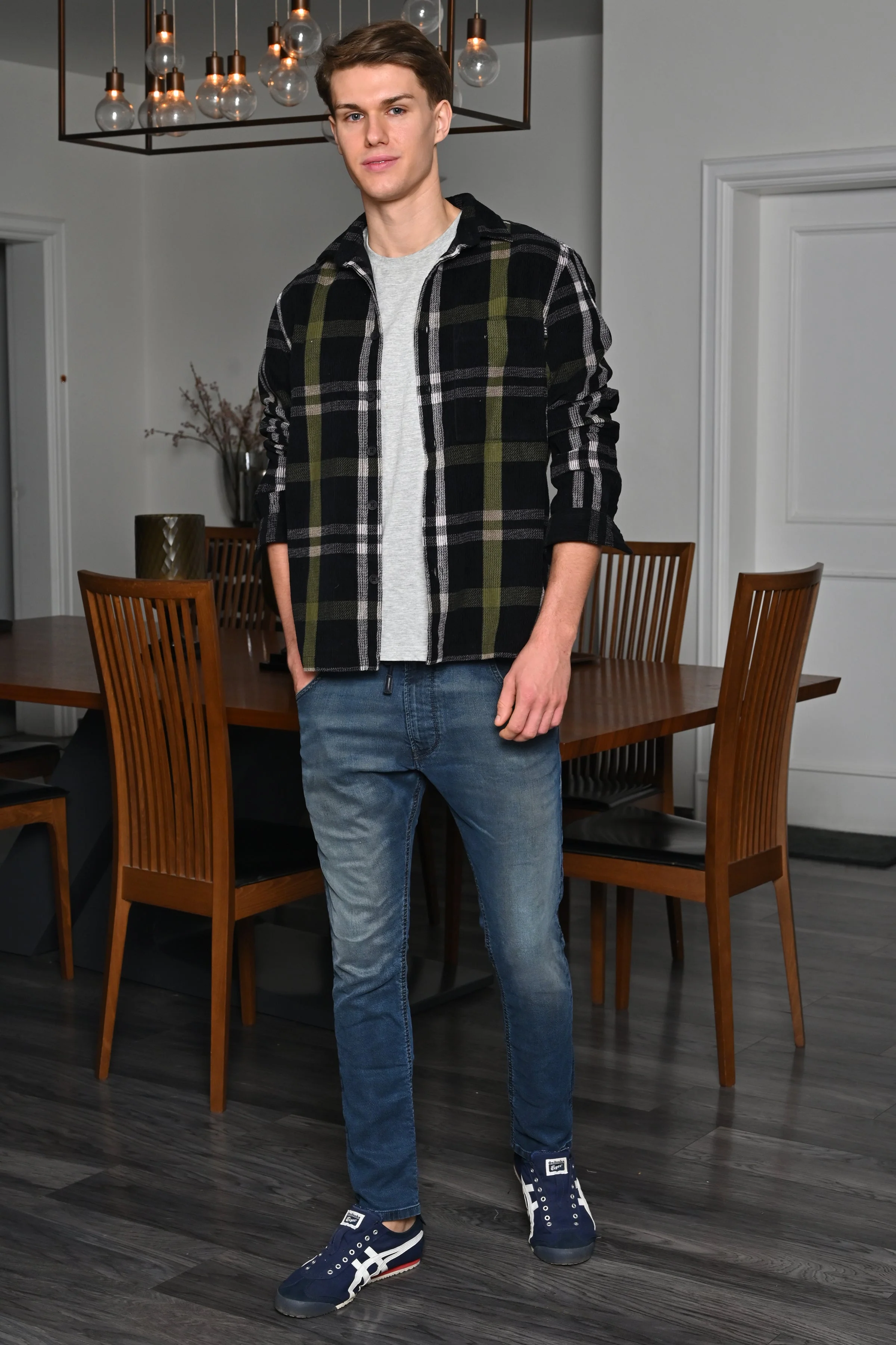 Men Hilliard Corduroy Check Overshirt Black - Image 4