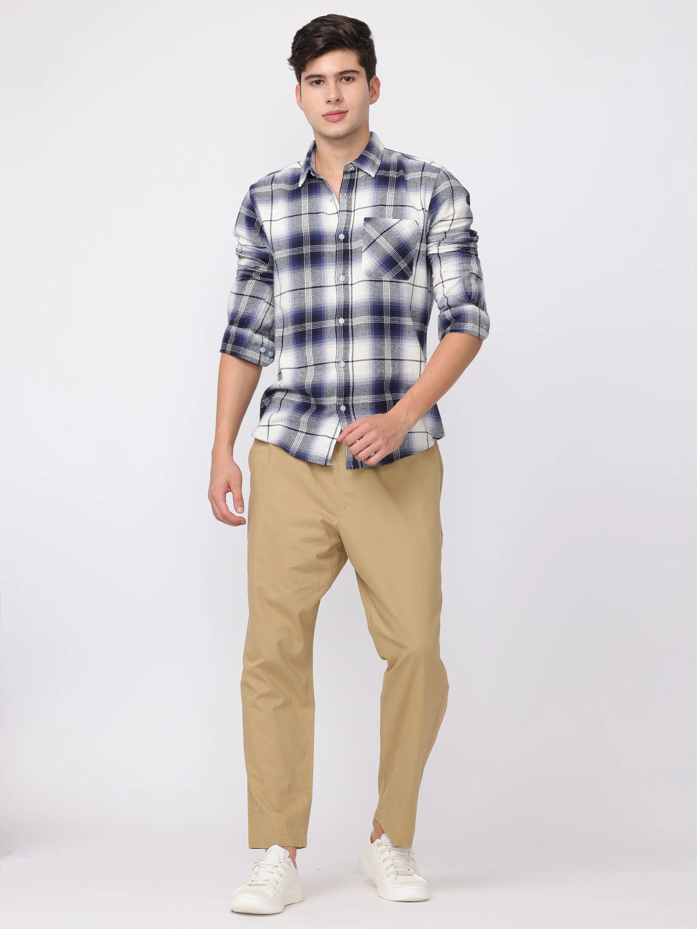Men Khakhi Relaxed Fit Pants - Image 2
