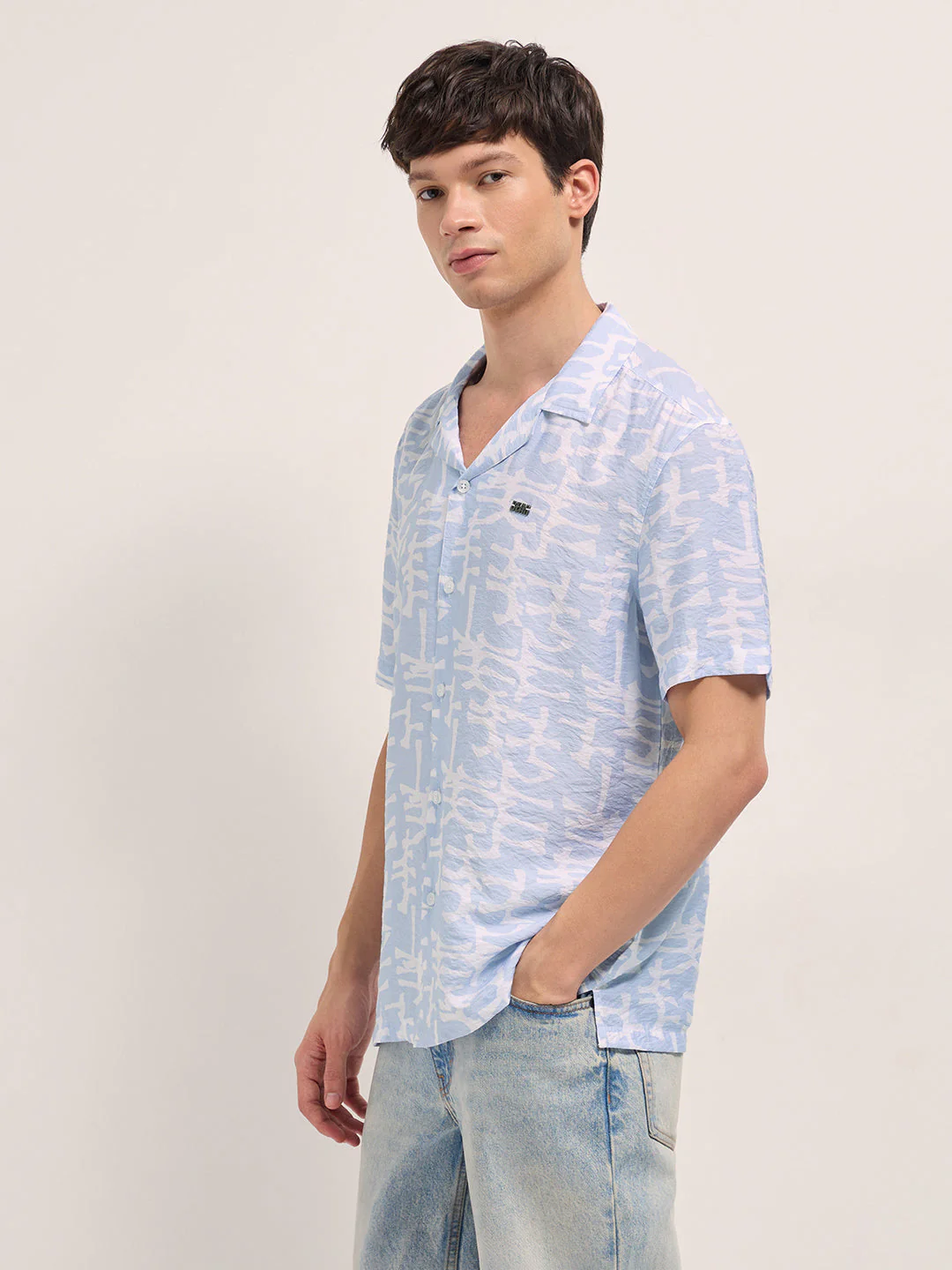 Men Light Blue Abstract Brush Stroke Print Relaxed Fit Cuban Collar Shirt - Image 3