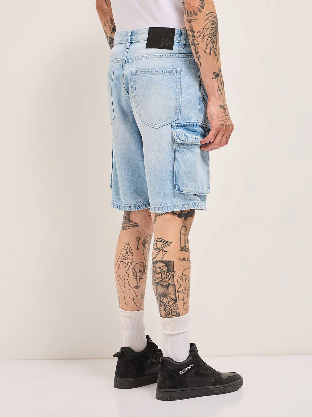 Men Light Blue Baggy Fit Denim Cargo Shorts - Image 2
