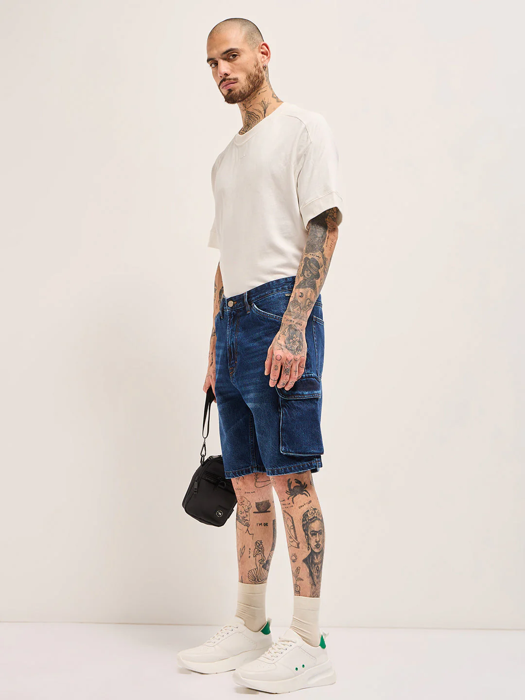 Men Light Blue Baggy Fit Denim Cargo Shorts - Image 3