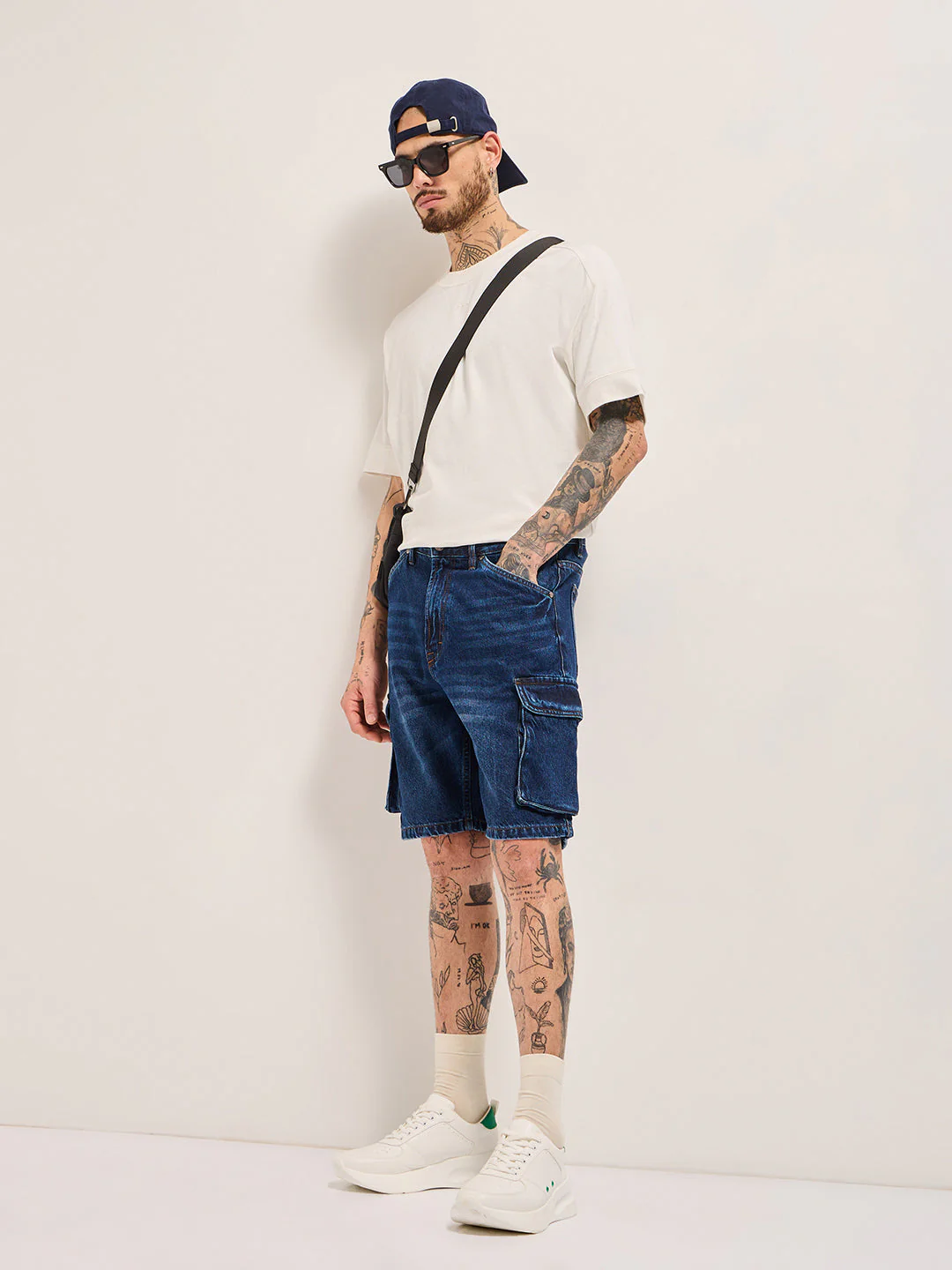 Men Light Blue Baggy Fit Denim Cargo Shorts - Image 4