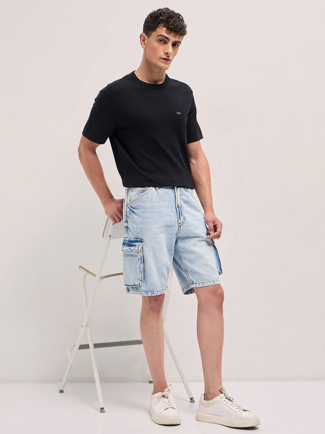 Men Light Blue Baggy Fit Denim Cargo Shorts - Image 4