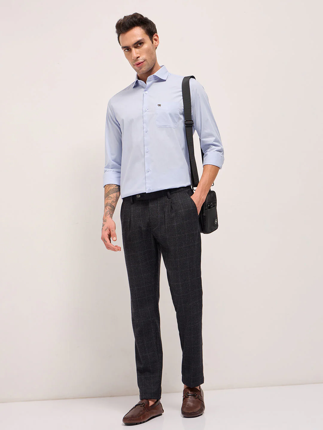 Men Light Blue Cotton Solid Tailored Fit Formal Shirt - Image 4