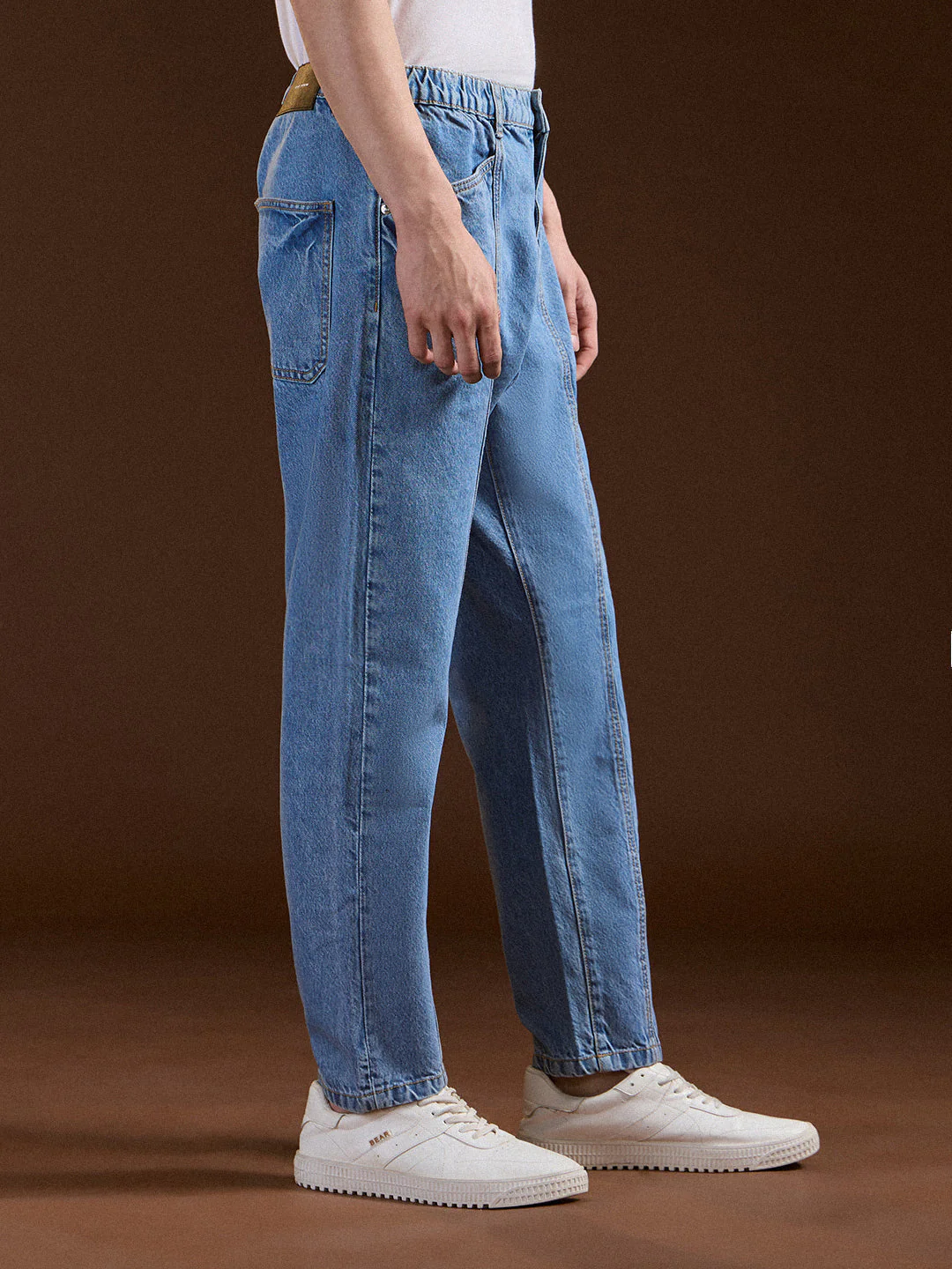 Men Light Blue Mid-Rise Elasticated Waist Relaxed Fit Jeans - Image 3