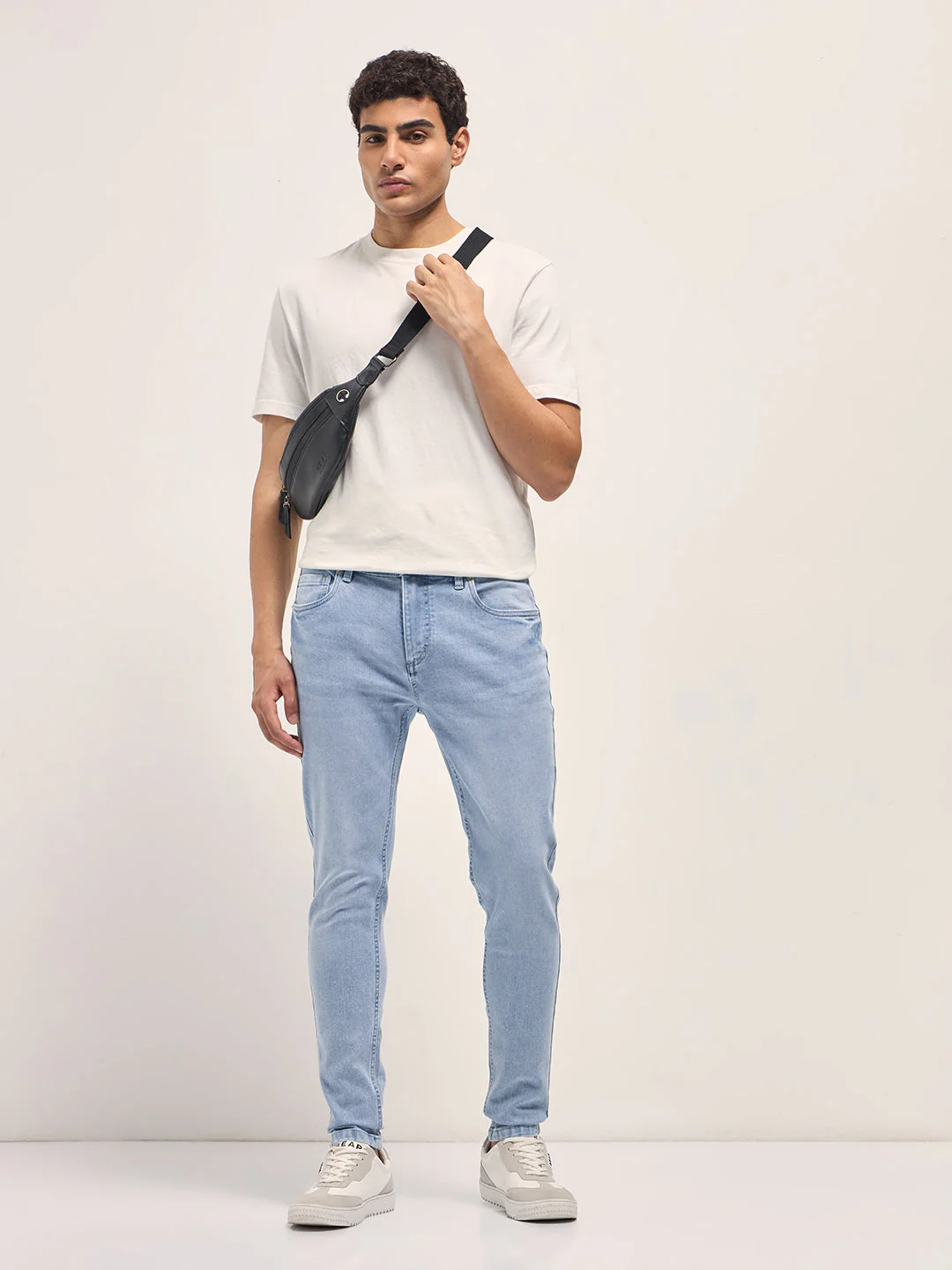 Men Light Blue Mid-Rise Skinny Fit Jeans - Image 4