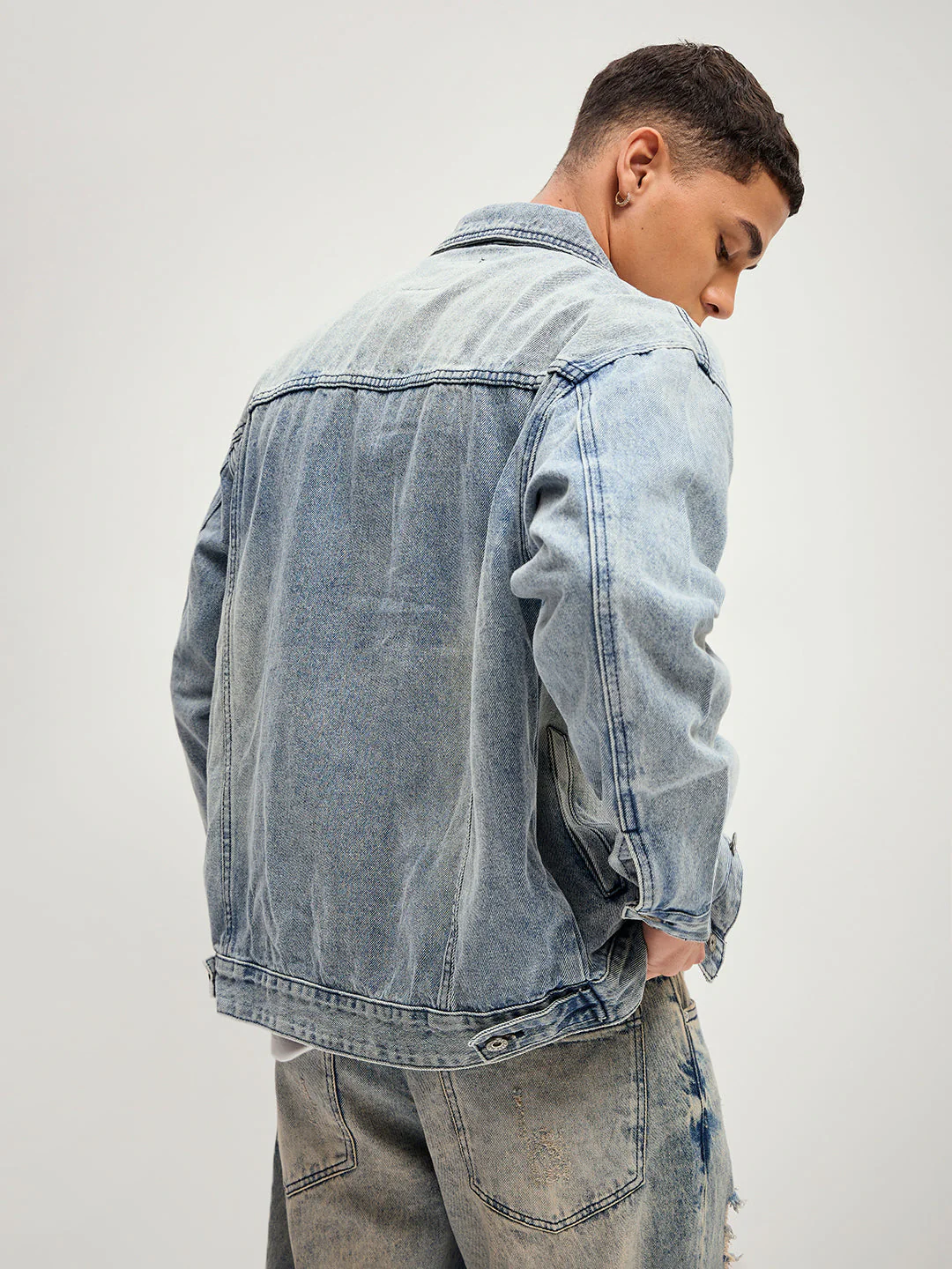 Men Light Blue Regular Fit Classic Denim Jacket - Image 2