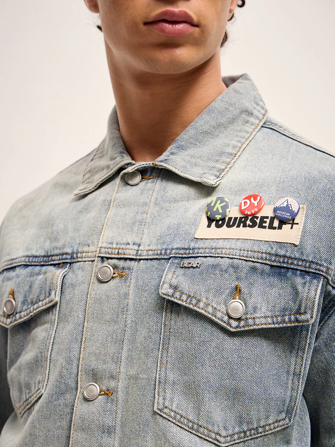 Men Light Blue Regular Fit Denim Jacket - Image 5