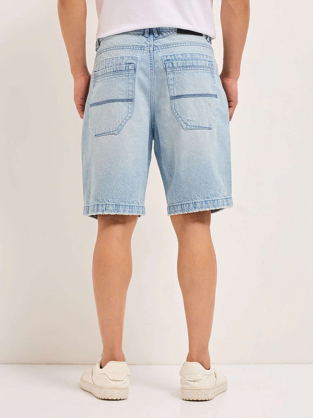 Men Light Blue Relaxed Fit Denim Shorts - Image 2