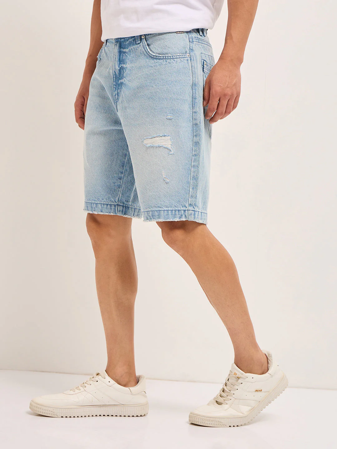 Men Light Blue Relaxed Fit Denim Shorts - Image 3