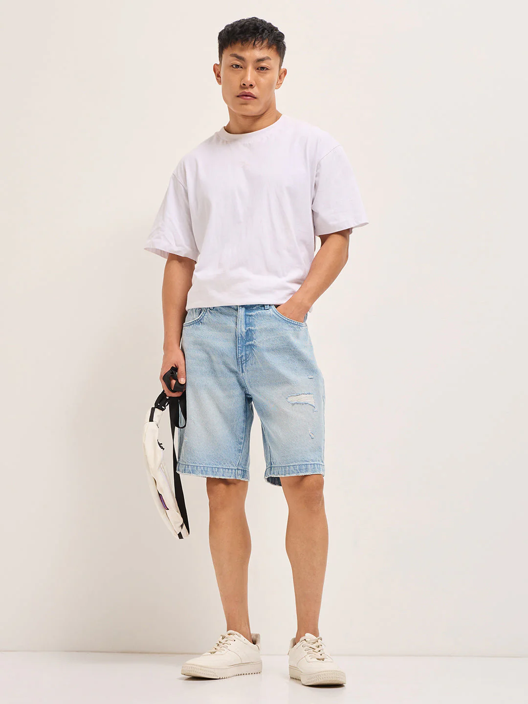 Men Light Blue Relaxed Fit Denim Shorts - Image 4