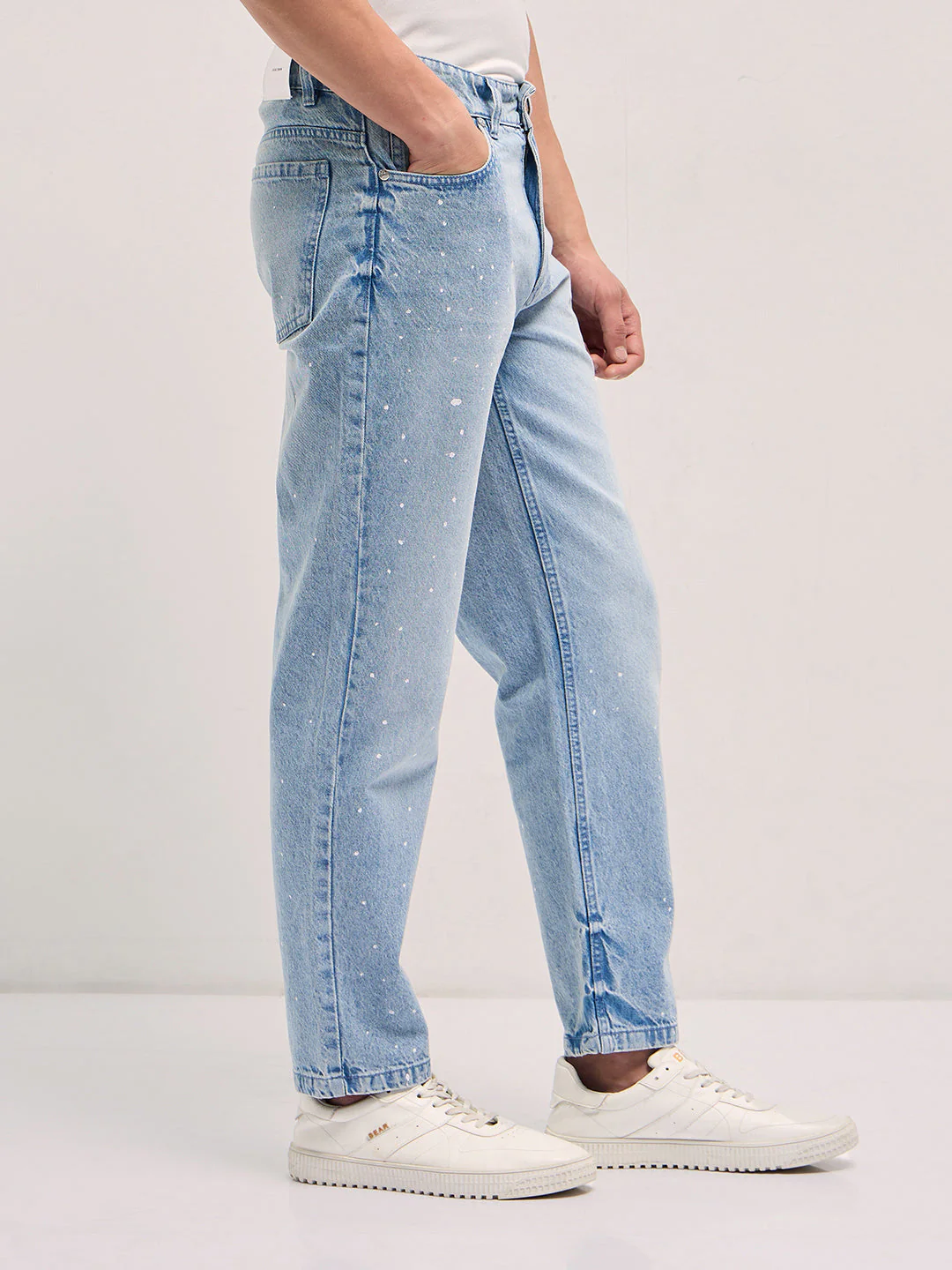 Men Light Blue Straight Fit Mid Rise Jean - Image 3