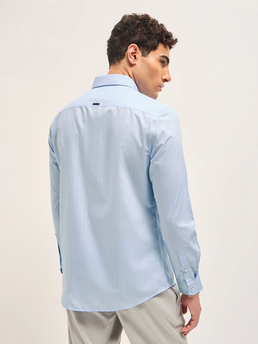 Men Light Blue Striped Tailored Fit Formal Shirt - Image 2