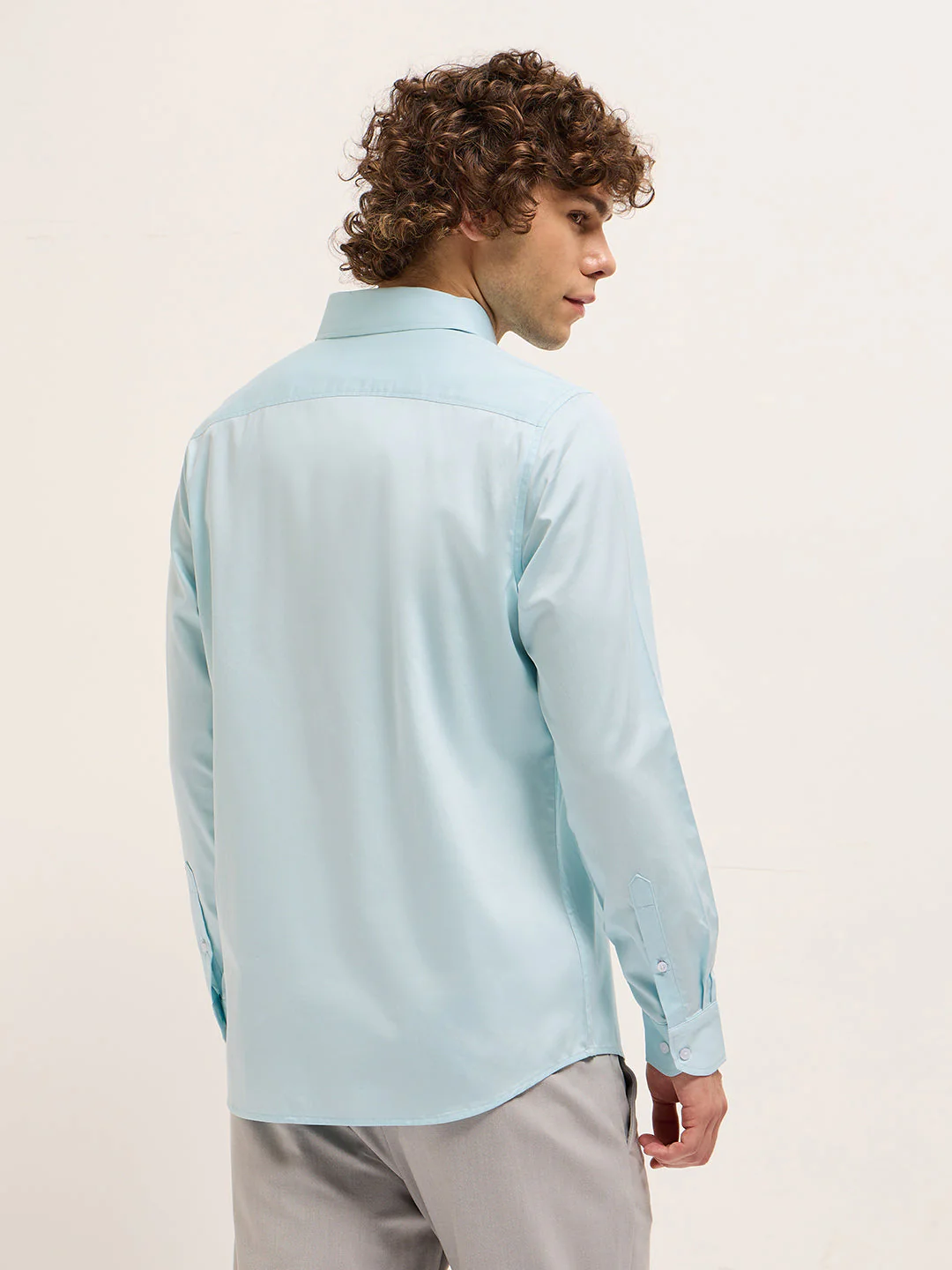 Men Light Blue Tailored Fit Solid Formal Shirt - Image 2