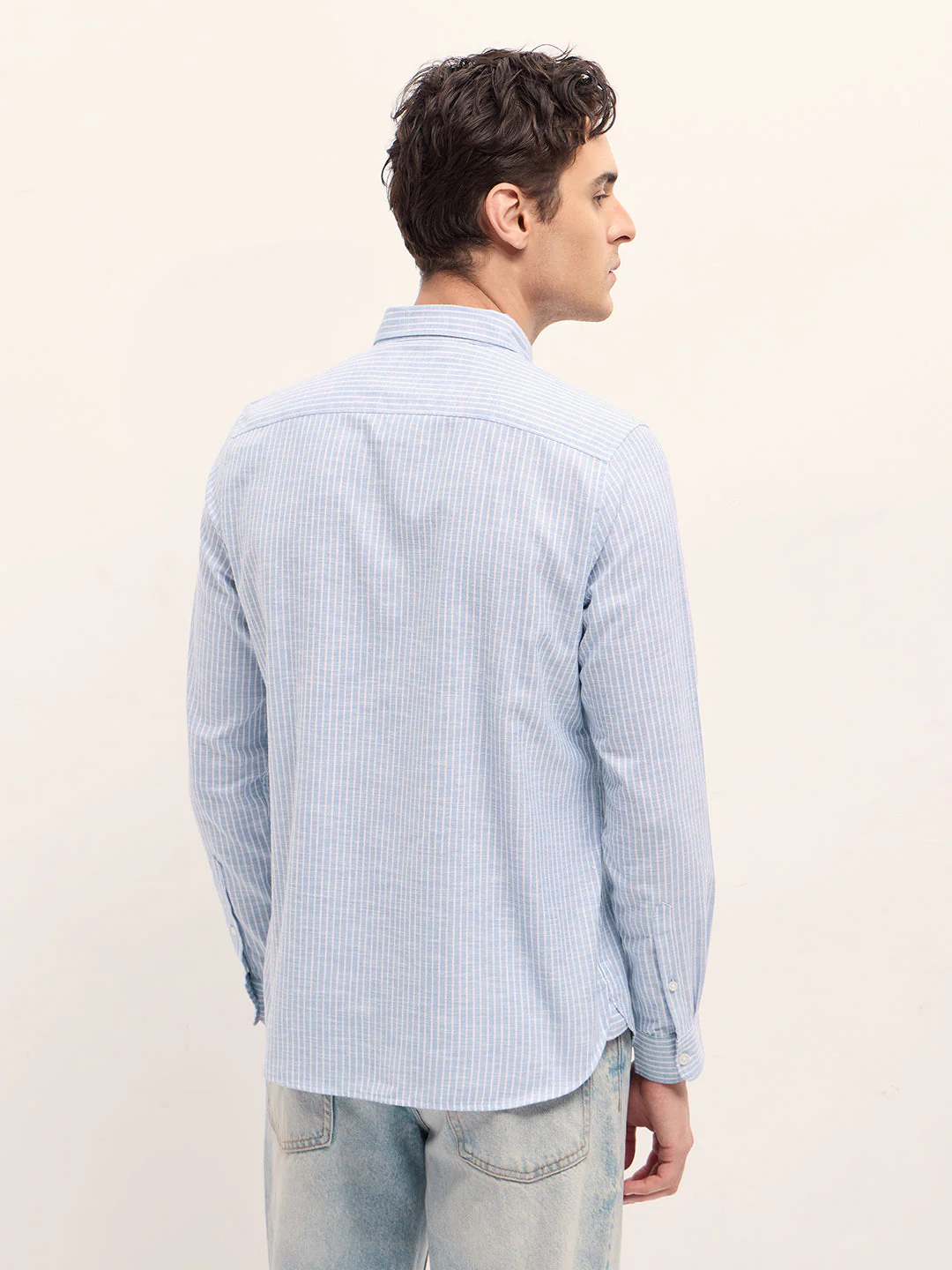 Men Light Blue Vertical Pin Stripes Slim Fit Casual Shirt - Image 2
