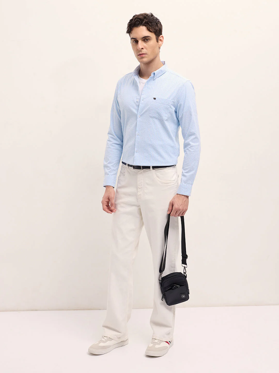 Men Light Blue Vertical Pin Stripes Slim Fit Casual Shirt - Image 4