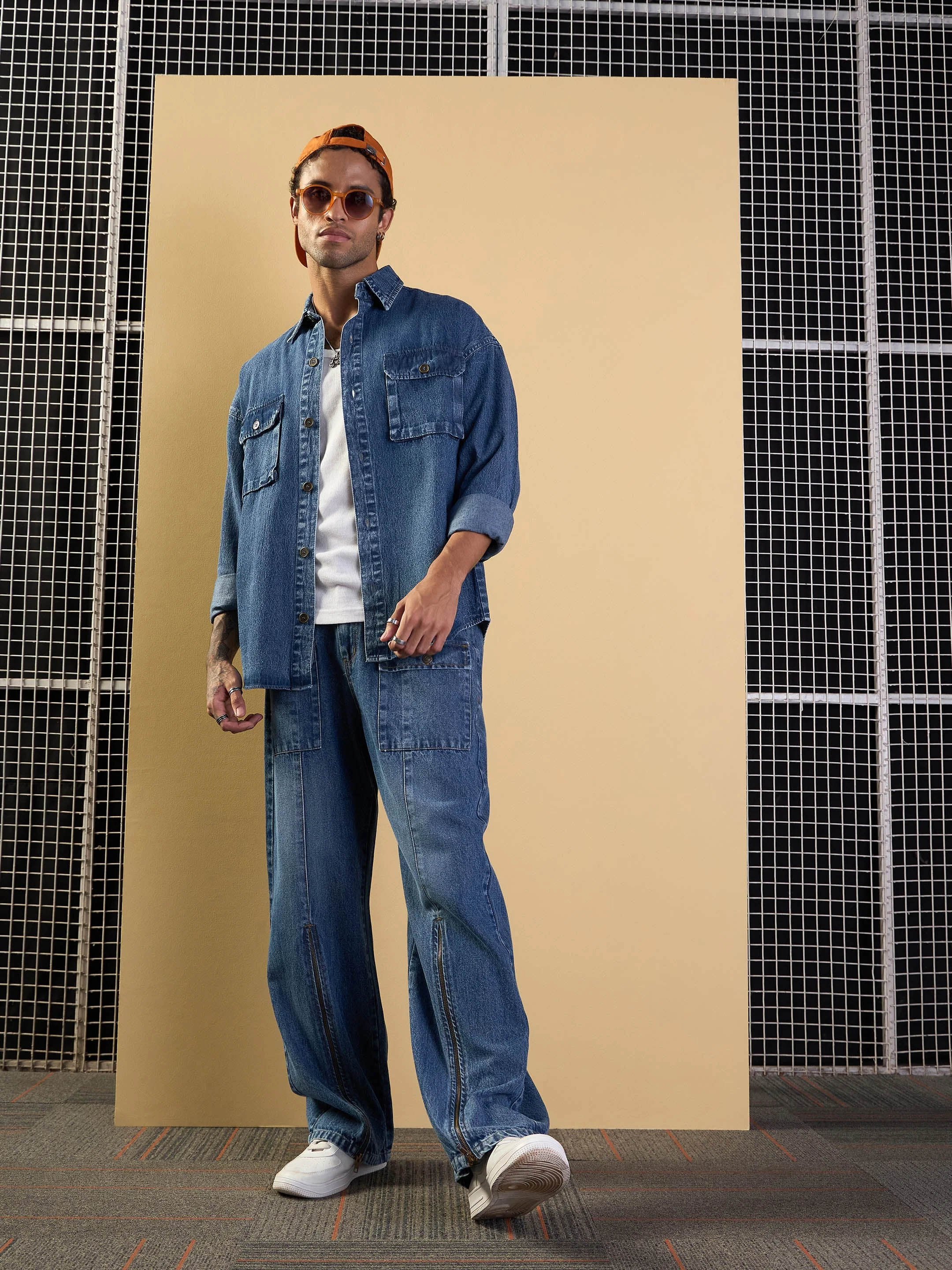 Men Light Blue Washed Front Zipper Baggy Jeans - Image 5