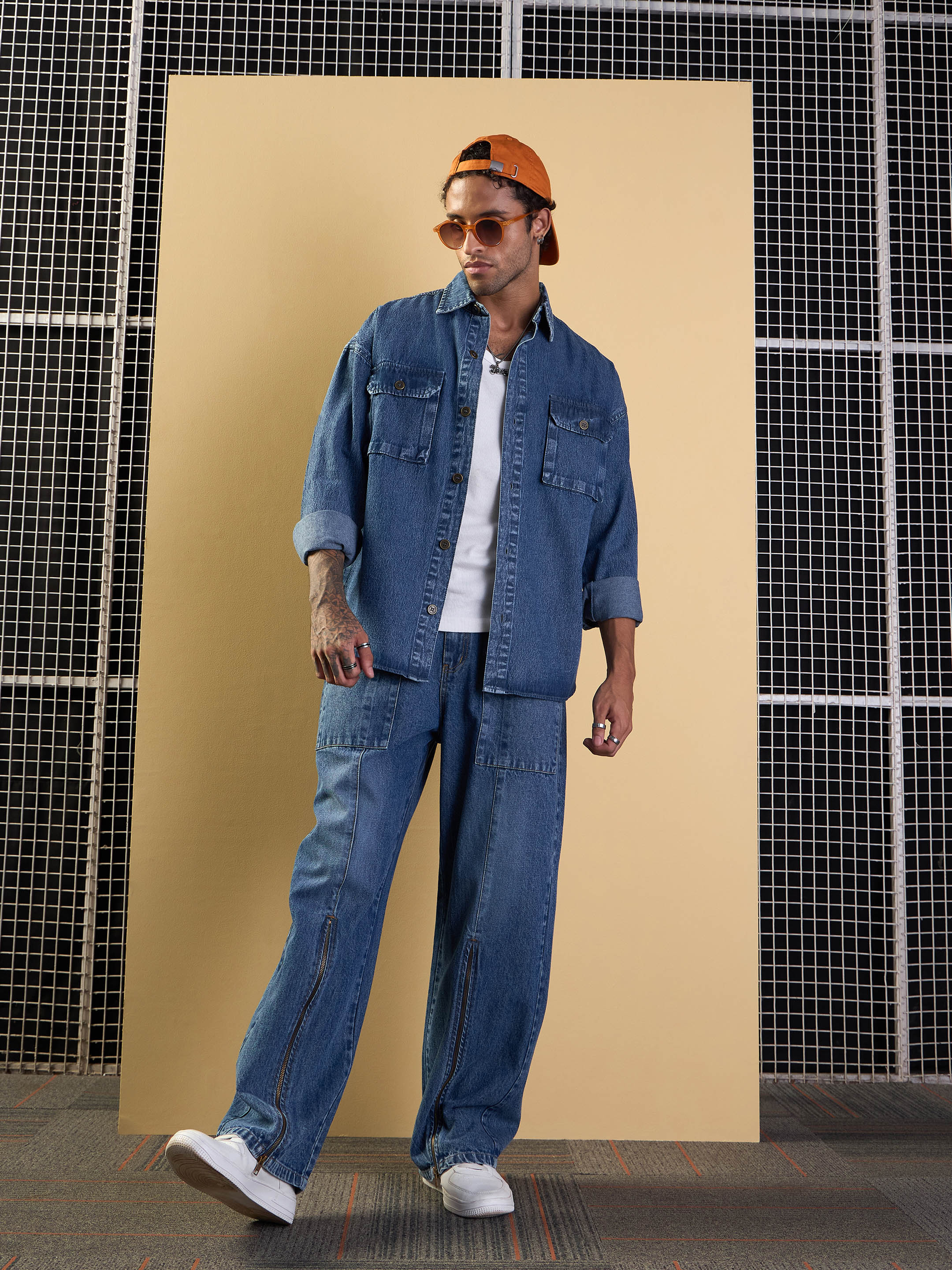 Men Light Blue Washed Front Zipper Baggy Jeans - Image 6
