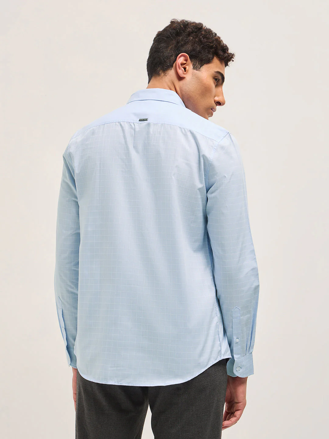 Men Light Blue Windowpane Checks Tailored Fit Formal Shirt - Image 2