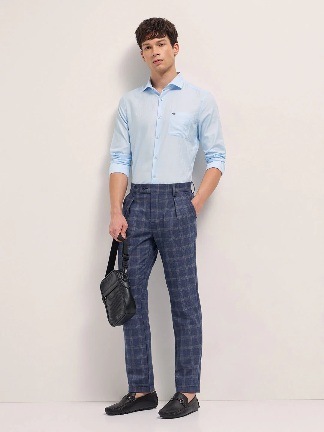 Men Light Blue Woven Pattern Cotton Tailored Fit Formal Shirt - Image 4