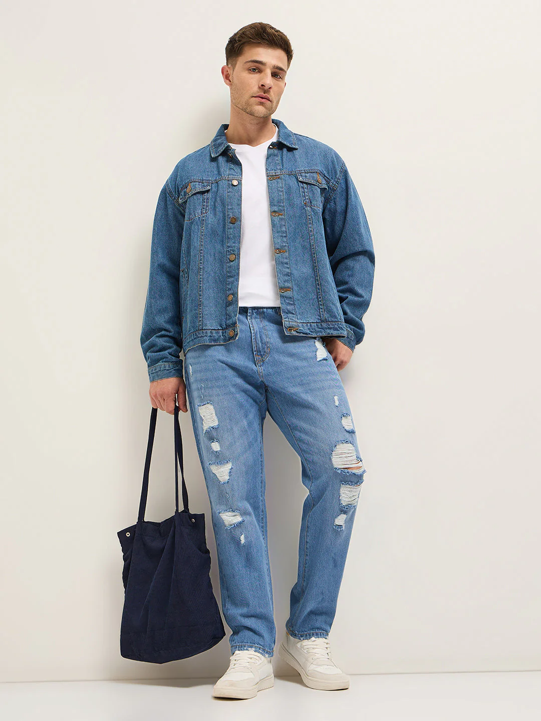 Men Blue Light Fade Mid-rise Jeans - Image 4