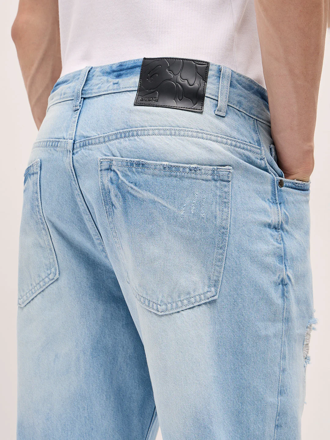Men Blue Light Fade Straight Fit Jeans - Image 5