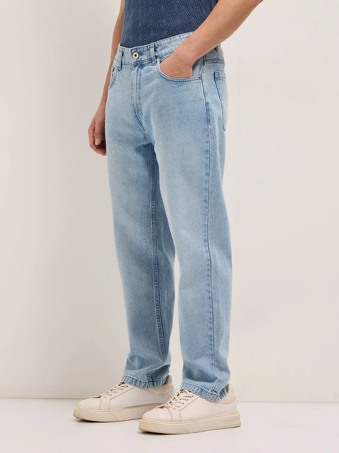 Men Light BlueLight Fade Distressed Mid-Rise Straight Fit Jeans - Image 3