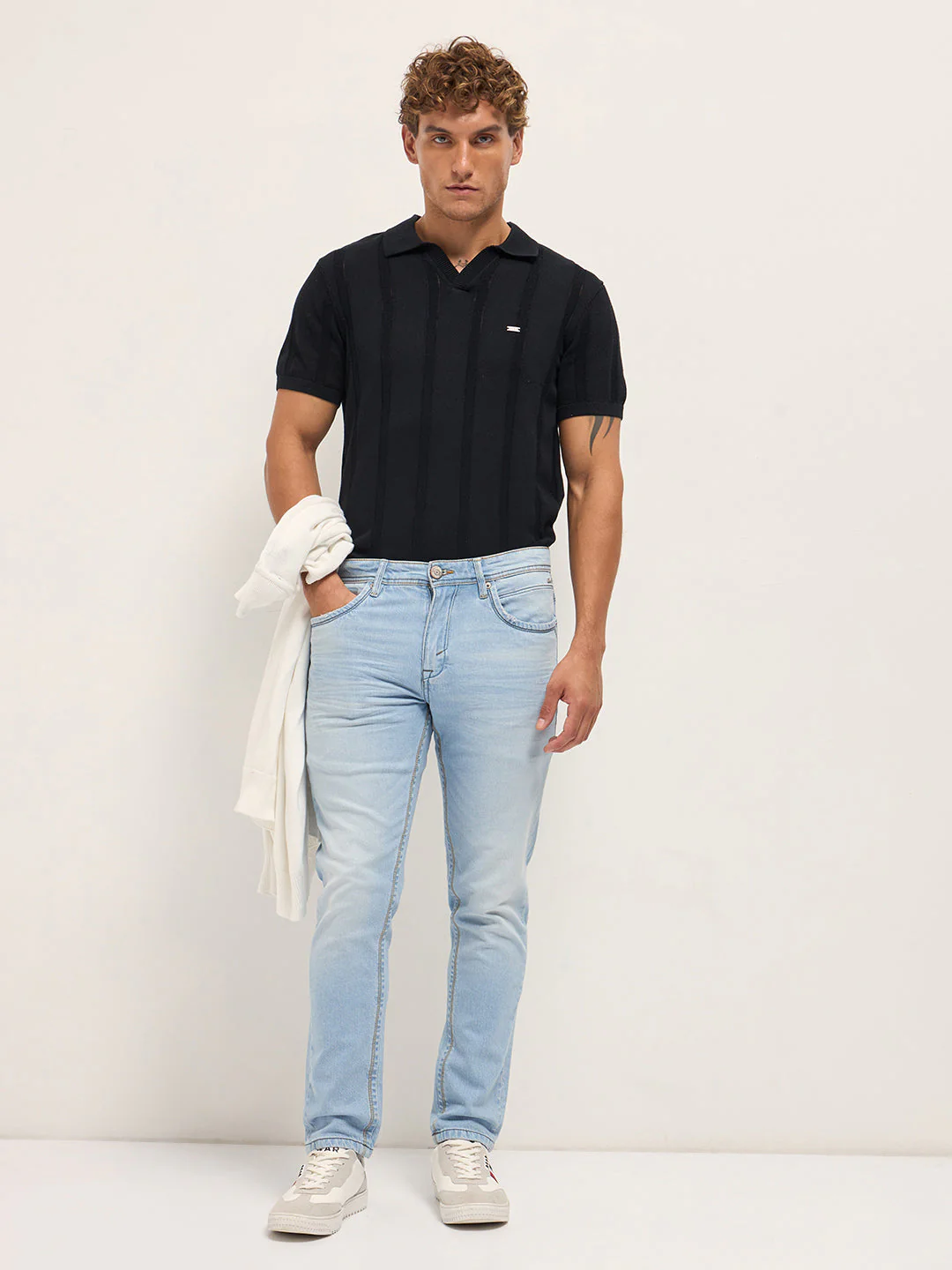 Men Light BlueLight Fade Mid-Rise Relaxed Fit Jeans - Image 4