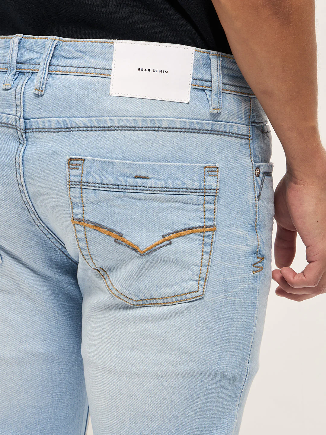 Men Light BlueLight Fade Mid-Rise Relaxed Fit Jeans - Image 6