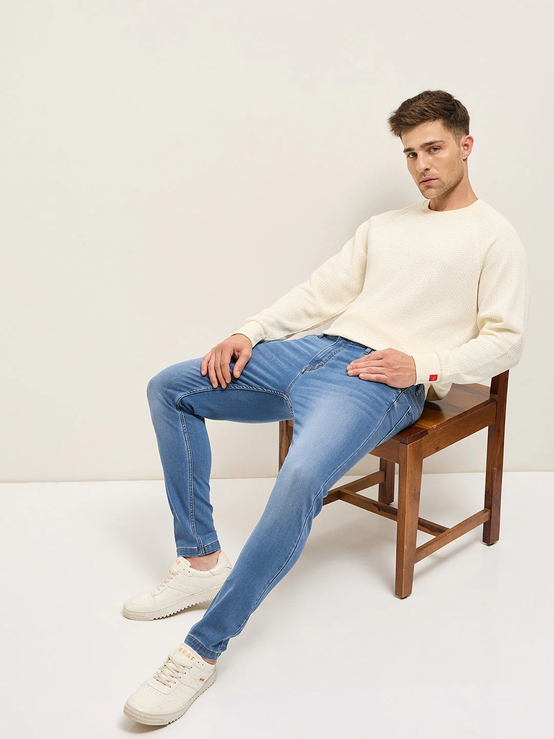 Men Light BlueLight Fade Mid-Rise Skinny Fit Jeans - Image 4