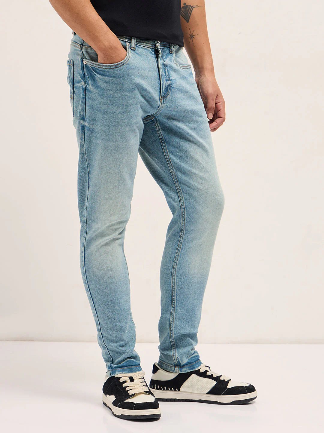 Men Light BlueLight Fade Mid-Rise Skinny Fit Jeans - Image 3