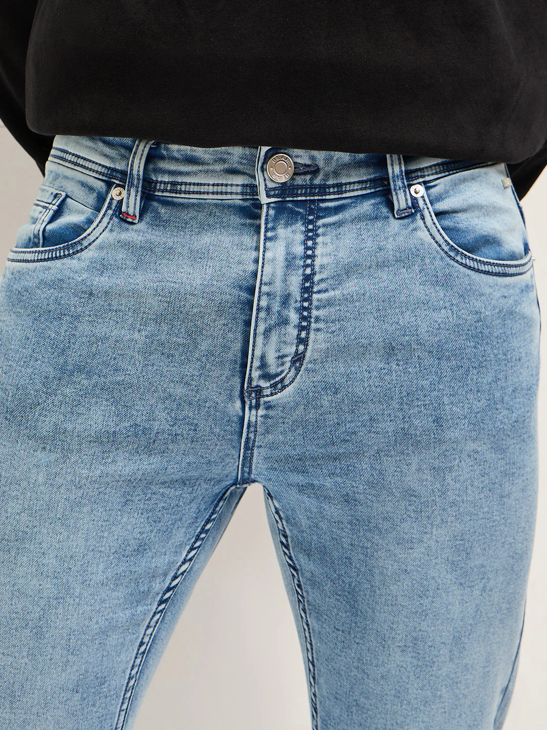 Men Light BlueLight Fade Mid-Rise Skinny Fit Jeans - Image 5