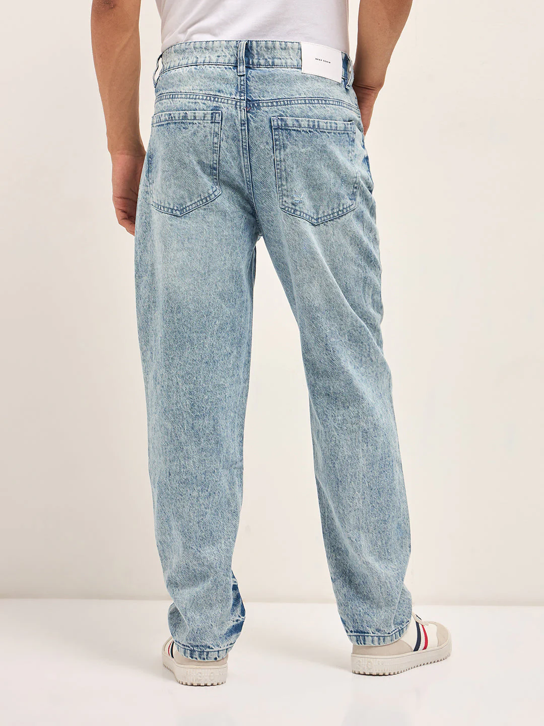 Men Light BlueLight Fade Slim Fit Mid-Rise Jeans - Image 2