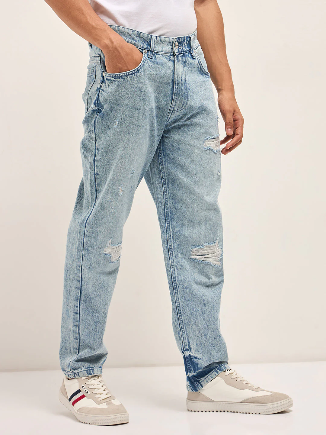 Men Light BlueLight Fade Slim Fit Mid-Rise Jeans - Image 3