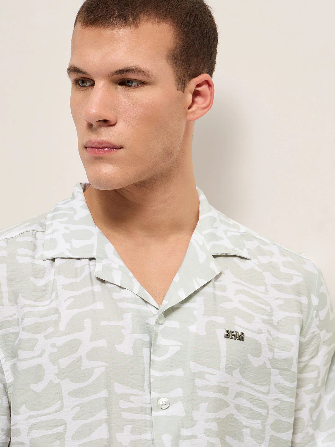Men Light Green Abstract Brush Stroke Print Relaxed Fit Cuban Collar Shirt - Image 5
