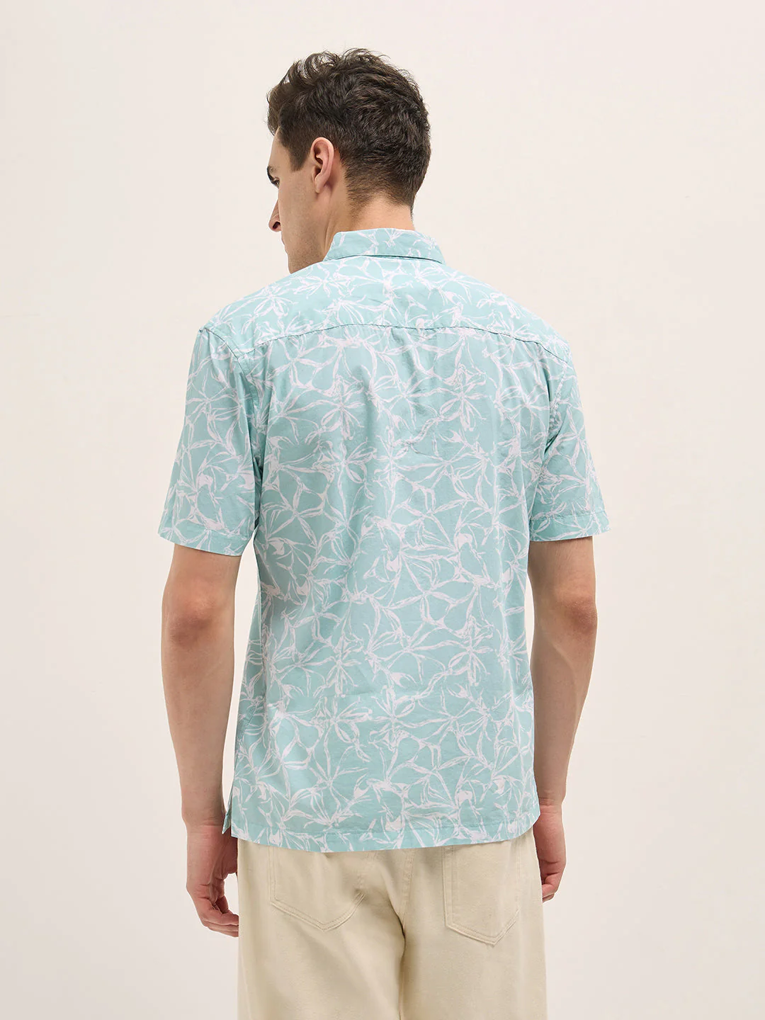 Men Light Green Abstract Floral Print Relax Fit Casual Shirt - Image 2