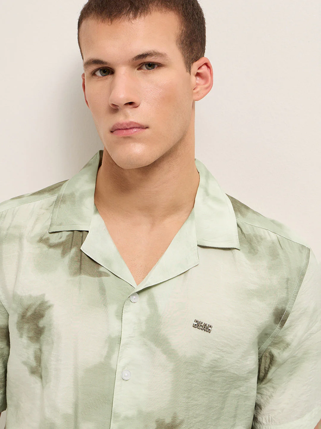 Men Light Green Faded Abstract Print Relaxed Fit Cuban Collar Shirt - Image 6