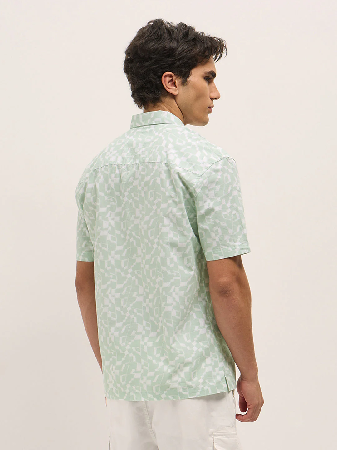 Men Light Green Geometrical Print Relax Fit Casual Shirt - Image 2